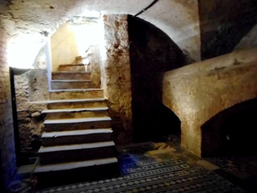 A Cuneo Rest*: un'installazione artistica temporanea nelle storiche cantine di via Roma