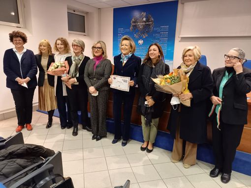 Aurelia Della Torre premiata in Confcommercio a Cuneo con il premio "Eccellenza Donna" Aurelia Della Torre premiata in Confcommercio a Cuneo con il premio "Eccellenza Donna"