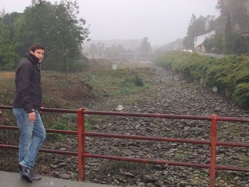 Pulizia da alberi e ramaglie delle sponde del torrente Ellero Pulizia da alberi e ramaglie delle sponde del torrente Ellero