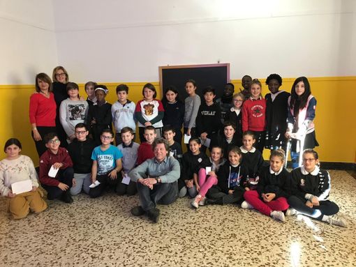 Alunni della primaria di Borgo San Giuseppe in viaggio nello spazio con lo scienziato Giuseppe Racca Alunni della primaria di Borgo San Giuseppe in viaggio nello spazio con lo scienziato Giuseppe Racca