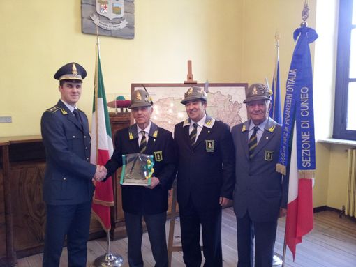 Cuneo: il Brigadiere della Guardia di Finanza in congedo assoluto, Giovanni Imbrogno, ha festeggiato l’80° compleanno