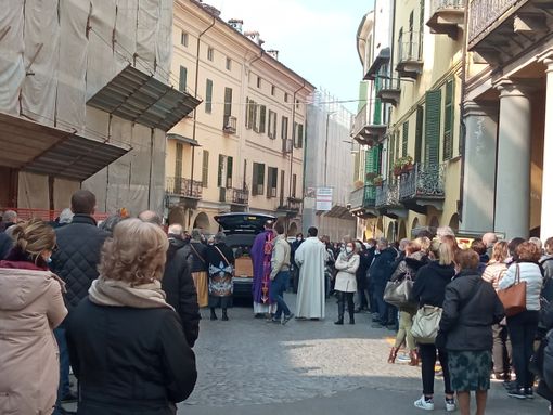 Il grande, ultimo abbraccio di Savigliano a Francesco Gerbaldo