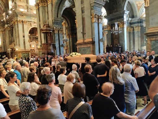 Fossano si ferma per l'ultimo saluto ad Alberto Balocco "imprenditore affabile e gentile" [FOTO E VIDEO]