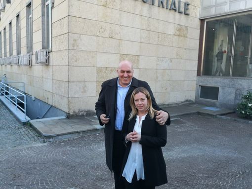 Giorgia Meloni con Guido Crosetto: anche in Granda Fratelli d'Italia è diventato il partito trainante del centrodestra Giorgia Meloni con Guido Crosetto: anche in Granda Fratelli d'Italia è diventato il partito trainante del centrodestra