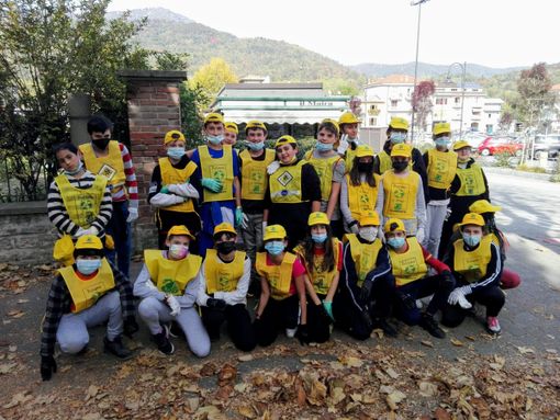 A Dronero gli studenti in campo per l'ambiente con la "Giornata Verde" [FOTO]