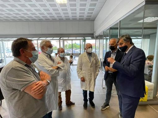 La visita nell'hub monregalese (ph_Facebook Luigi Genesio icardi) La visita nell'hub monregalese (ph_Facebook Luigi Genesio icardi)