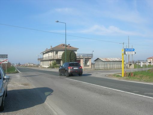 L'incrocio sulla strada regionale 589 dove sarà realizzata la rotatoria L'incrocio sulla strada regionale 589 dove sarà realizzata la rotatoria