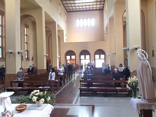 Cossano Belbo, fedeli con mascherina per un’ordinata ripresa della funzioni religiose