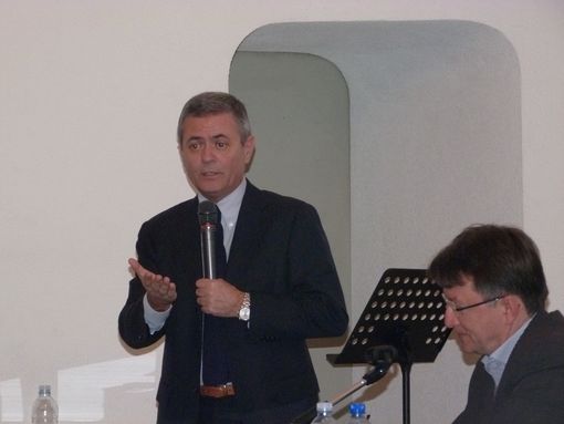 L'incontro con Ezio Mauro ad Alba. Fotoservizio Gisella Divino (© targatocn.it)