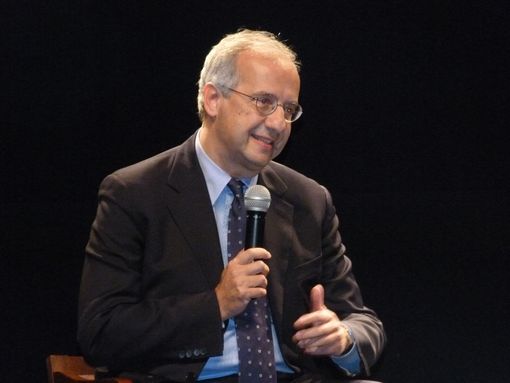 Walter Veltroni ad Alba. Fotoservizio Gisella Divino (© targatocn.it)