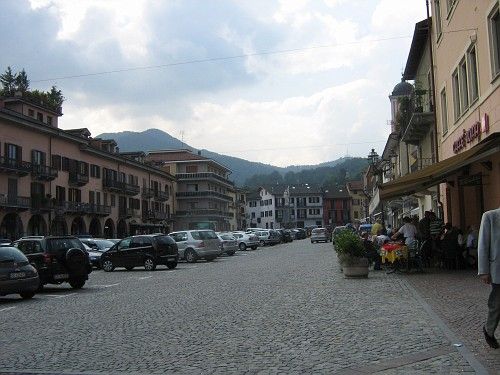 Crisi del commercio a Boves? Il sindaco Paoletti dà i numeri e dice: "Non è così" Crisi del commercio a Boves? Il sindaco Paoletti dà i numeri e dice: "Non è così"