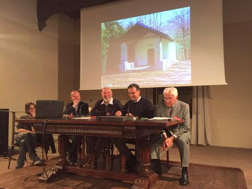 Saluzzo, la presentazione del libro "La collina di Saluzzo". Al tavolo da sinistra Loris Francesconi, Aldo Molinengo, Fabrizio Giordano, Nuccio Cantamutto