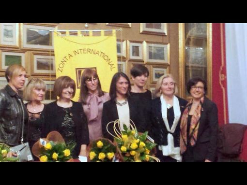 Premio Amelia Earhart 2016, premiate e presidenti dei tre club Zonta della Granda: da sinistra Paola Berardi, Lilliana Assola, Nelly De Fazio, Coletta e Silvia Pomero, Daniela Salzotto, Carla Giuliano, Ezia Bovo