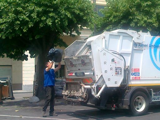 I Grillini di Bra ancora sulla raccolta differenziata: "Nessuna accusa, la nostra era solo una segnalazione" I Grillini di Bra ancora sulla raccolta differenziata: "Nessuna accusa, la nostra era solo una segnalazione"