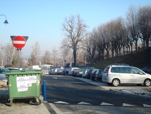 Il divieto nel parcheggio di discesa Bellavista