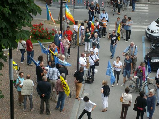 La gioia dei referendari (© targatocn.it)