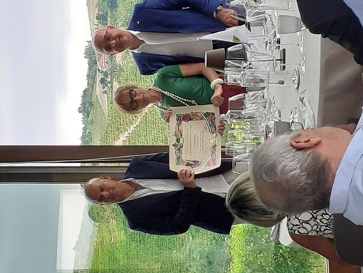 La consegna del premio Dino Villani dell'accademia italiana della cucina al Prosciutto Crudo di Cuneo. In foto da sinistra Luca Allasia, Ferruccio Franza, Chiara Astesana