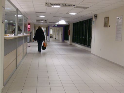 L'interno dell'ospedale di Mondovì