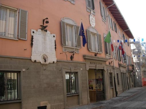 Il Comune di Borgo San Dalmazzo primo a sostenere la campagna contro la violenza di genere promossa da Terziario Donna – Confcommercio Cuneo