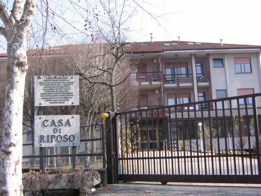 “Biancheria intima cambiata solo ogni 15 giorni ed anziani affidati agli addetti delle pulizie”: ora ad accusare sono i parenti degli ospiti della Casa di Riposo di Paesana “Biancheria intima cambiata solo ogni 15 giorni ed anziani affidati agli addetti delle pulizie”: ora ad accusare sono i parenti degli ospiti della Casa di Riposo di Paesana