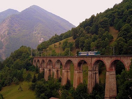Cuneo-Nizza, dopo il fiume di parole, i… fatti: tra due settimane si passerà a quattro corse, l'anticamera della fine