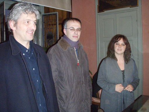 Emilio Sidoli, funzionario Servizi alla Persona, Giorgio Morra, responsabile amministrativo contabile del Monviso Solidale e l'assessore alle Politiche sociali Alida Anelli