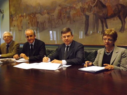 Da sinistra il vicepresidente Giuseppe Savio, il presidente Cr Giovanni Andreis, il direttore Mario Pavlin, il vicedirettore Vanda Ferrato.