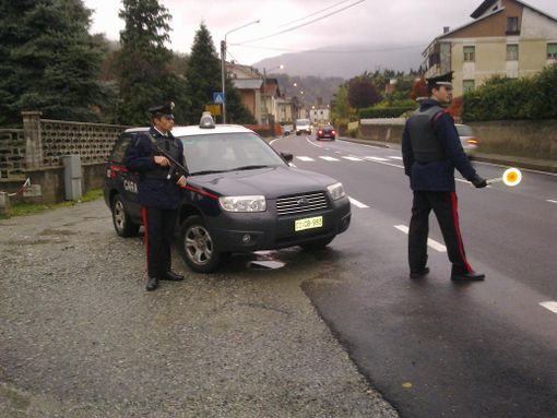 Un posto di blocco dei carabinieri di Saluzzo Un posto di blocco dei carabinieri di Saluzzo