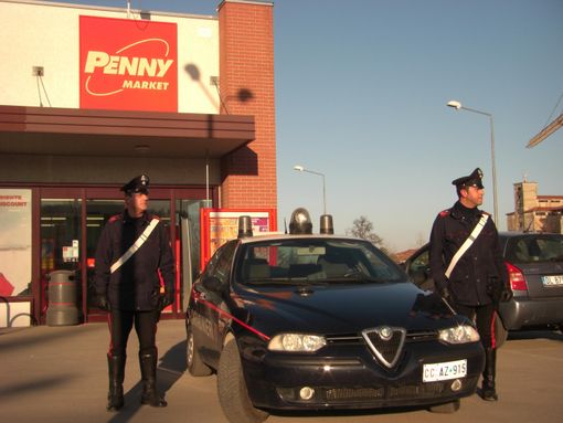 Rapina il Penny Market di Saluzzo ma viene arrestato dopo pochi minuti dai carabinieri