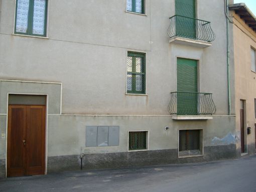 La casa di via Solferino dove si è consumato il delitto