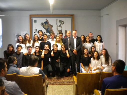 Gli studenti del Peano di Cuneo al "Cerialdo" portano in scena l'Amleto di Shakespeare