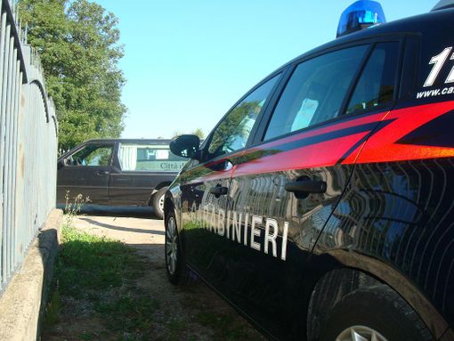 Lite in una casa-comunità in frazione Gorra di Bene Vagienna: figlio accoltella il padre