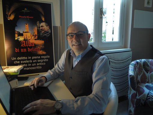 Lo scrittore albese Mauro Rivetti