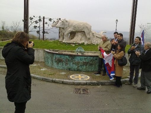 A Carrù, dopo molte polemiche, è tornato in piazza il Sole delle Alpi A Carrù, dopo molte polemiche, è tornato in piazza il Sole delle Alpi