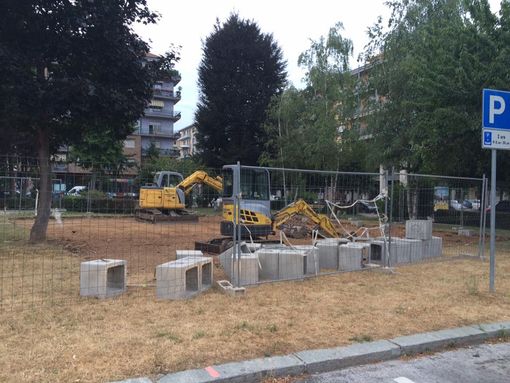Iniziati i lavori per il nuovo parco giochi di fronte alla chiesa del Cuore Immacolato a Cuneo