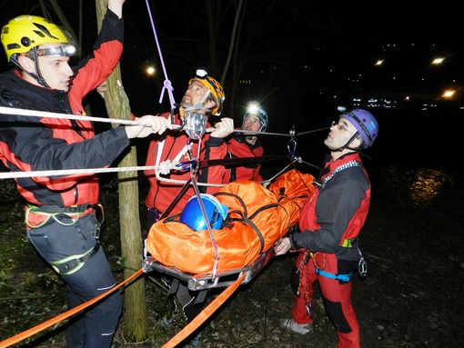 Due momenti dell'esercitazione di maxiemergenza Due momenti dell'esercitazione di maxiemergenza