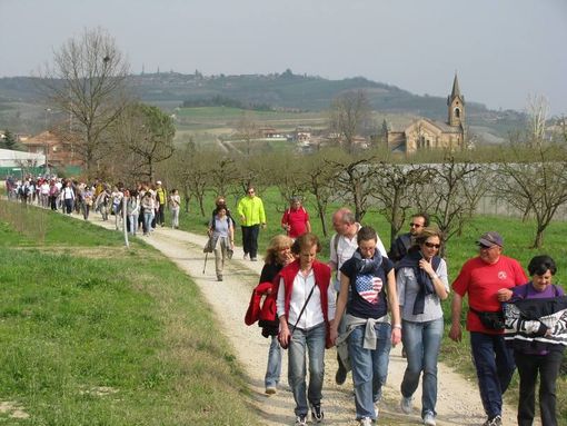 Corneliano d’Alba, ecco “I sentieri del Roero” Corneliano d’Alba, ecco “I sentieri del Roero”