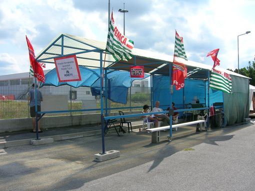 Dipendenti della Monetti spa preoccupati per il ritardo nella ripresa della produzione