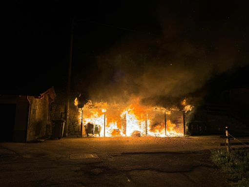 Canosio, incendio in frazione Preit: “Serve una collocazione differente per l'area ecologica” [VIDEO]
