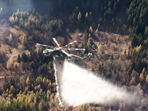 Emergenza incendi a Pietraporzio: encomio solenne per il Corpo AIB, è la prima volta in Piemonte Emergenza incendi a Pietraporzio: encomio solenne per il Corpo AIB, è la prima volta in Piemonte