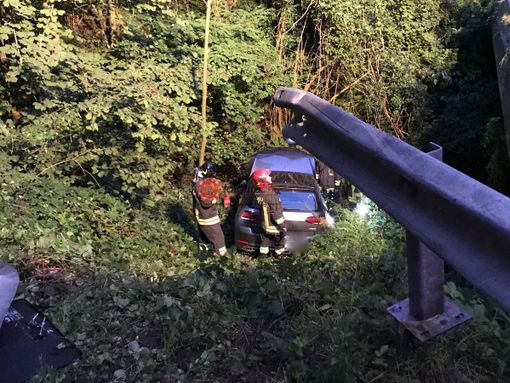 Sfonda il guard-rail e finisce in un rio, lungo la “Colletta” tra Barge e Paesana: illeso il conducente Sfonda il guard-rail e finisce in un rio, lungo la “Colletta” tra Barge e Paesana: illeso il conducente
