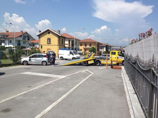 "Tre incidenti per guasto al semaforo di Borgo San Giuseppe? Gli automobilisti rispettino il codice della strada" "Tre incidenti per guasto al semaforo di Borgo San Giuseppe? Gli automobilisti rispettino il codice della strada"