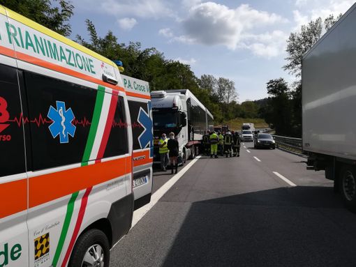 Tamponamento sulla A6 Torino-Savona: coinvolti un’auto e un mezzo pesante Tamponamento sulla A6 Torino-Savona: coinvolti un’auto e un mezzo pesante