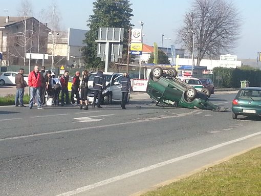 L'incidente è accaduto in via Torino L'incidente è accaduto in via Torino