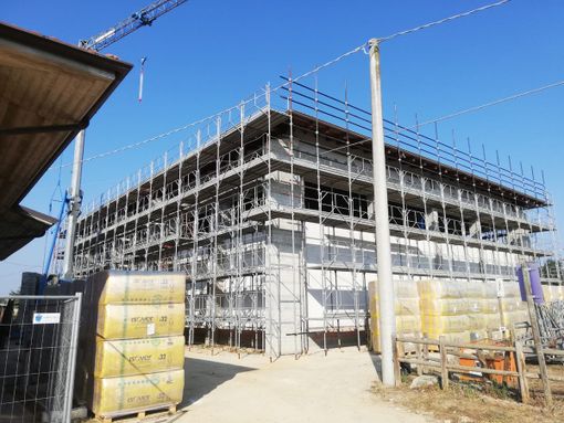 Proseguono gli interventi per la palestra comunale di Crava Proseguono gli interventi per la palestra comunale di Crava