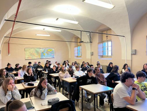 I maestri del lavoro entrano nelle classi del “Denina-Pellico-Rivoira”