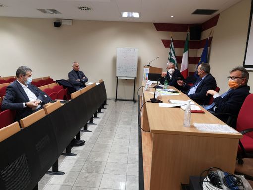 Solo due parlamentari alla presentazione della manifestazione di Cgil, Cisl e Uil Solo due parlamentari alla presentazione della manifestazione di Cgil, Cisl e Uil