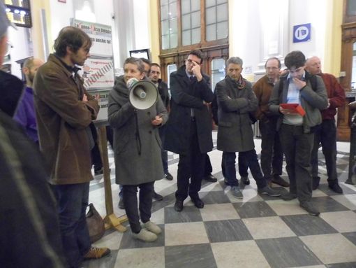 Cittadini e parlamentari insieme in stazione a Cuneo a difesa della Cuneo-Ventimiglia-Nizza Cittadini e parlamentari insieme in stazione a Cuneo a difesa della Cuneo-Ventimiglia-Nizza