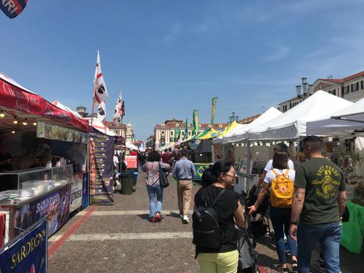 Ultimo weekend di maggio all'insegna del Mercato Europeo e dell'apertura dei giardini storici della Granda