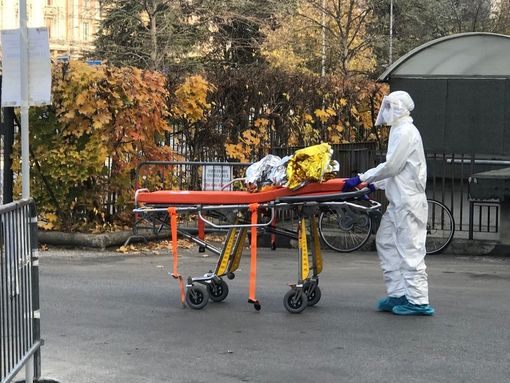 Tasso di positività è al 9,5%, ma i ricoveri continuano a calare: 17 quelli in terapia intensiva Tasso di positività è al 9,5%, ma i ricoveri continuano a calare: 17 quelli in terapia intensiva